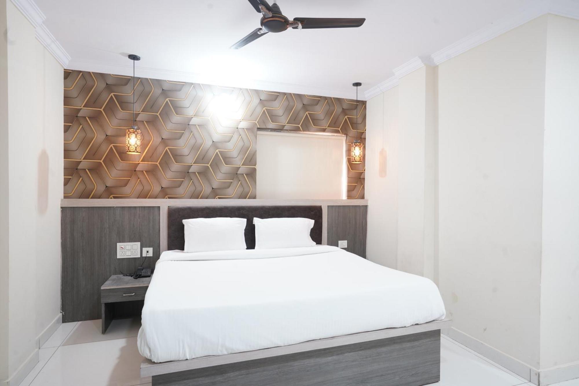 Hotel Blue Petals Shamshabad Luaran gambar