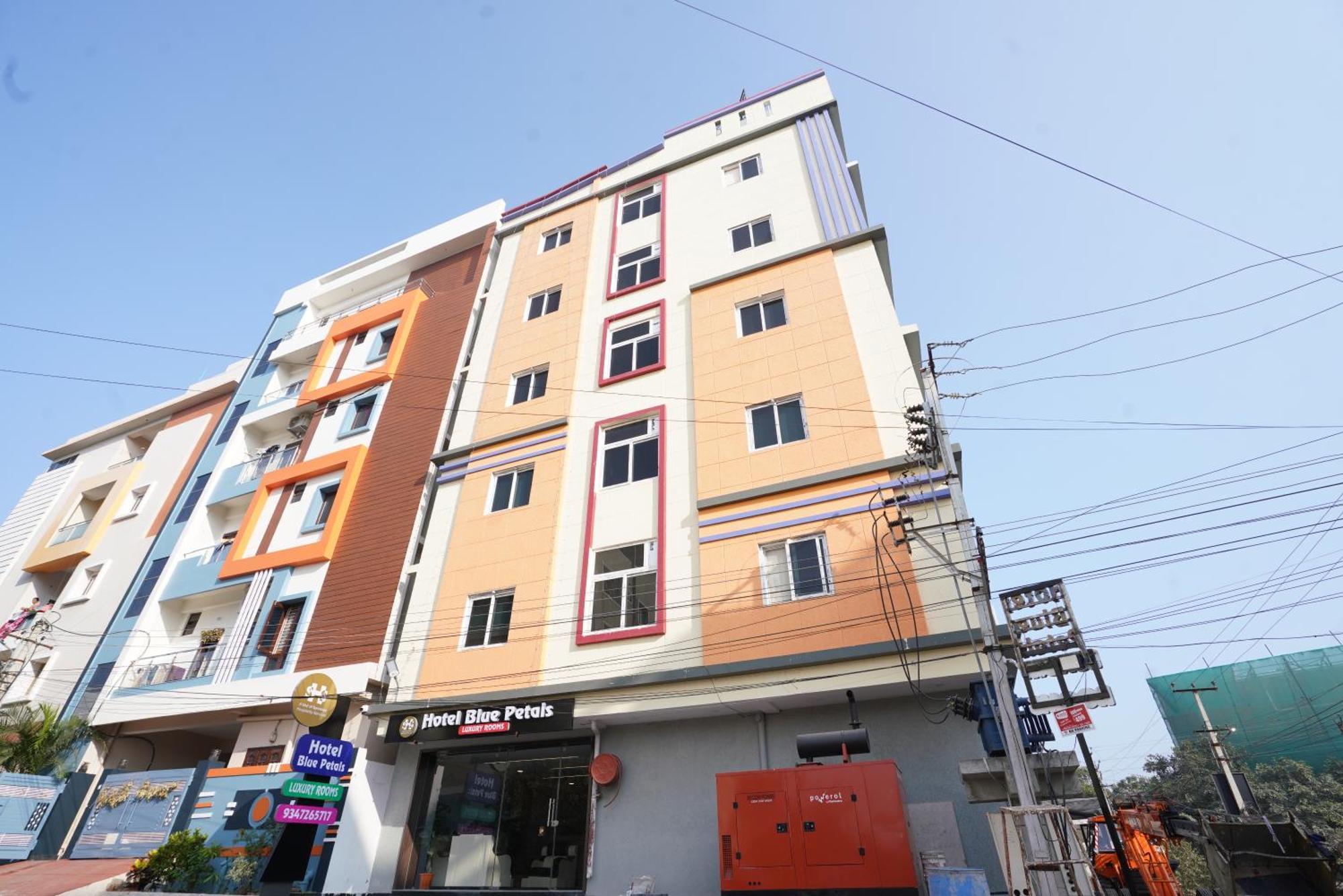 Hotel Blue Petals Shamshabad Luaran gambar